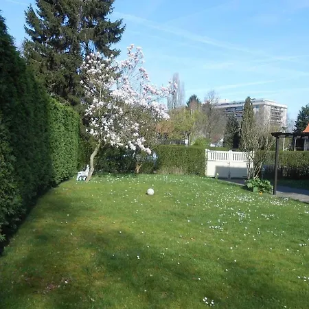 Les Peupliers Homestay
