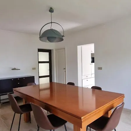 Les Peupliers Homestay *
