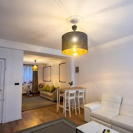 Urban Apartment *