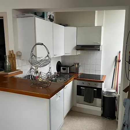 Bright 2 Bedroom Perfectly Located Apartment