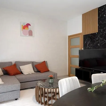 Cozy, Bright 2-bedroom Duplex In Brussels-laeken * Brussels