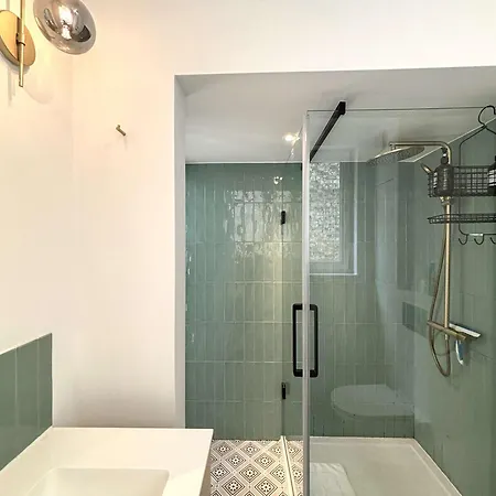 Apartment Stylish In Chatelain - Parking & Comfort *