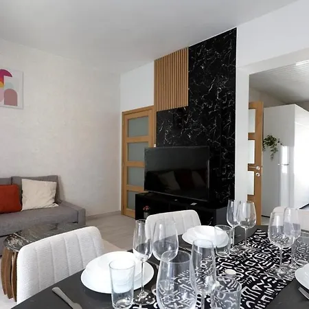 Cozy, Bright 2-bedroom Duplex In Brussels-laeken Brussels