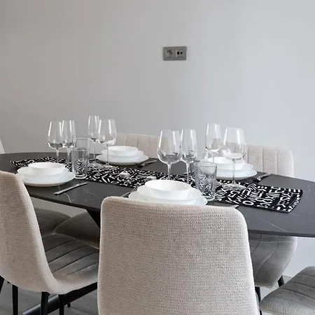 Cozy, Bright 2-bedroom Duplex In Brussels-laeken * Brussels