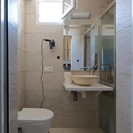 Apartment Cozy, Bright 2-bedroom Duplex In Brussels-laeken Brussels