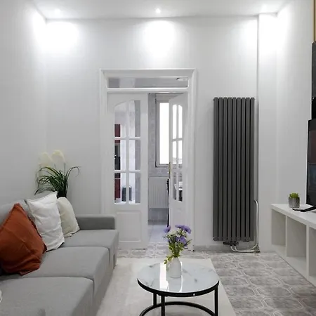 Apartment Cozy, Bright 2-bedroom Duplex In Brussels-laeken *