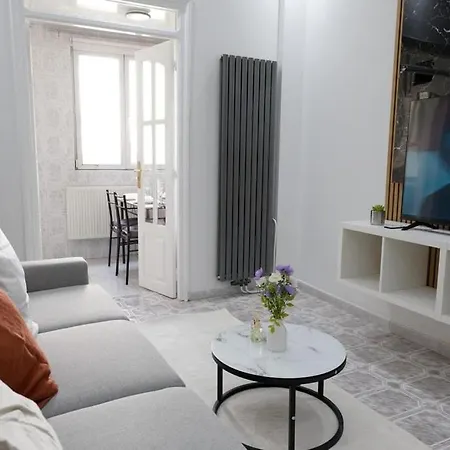 Apartment Cozy, Bright 2-bedroom Duplex In Brussels-laeken *