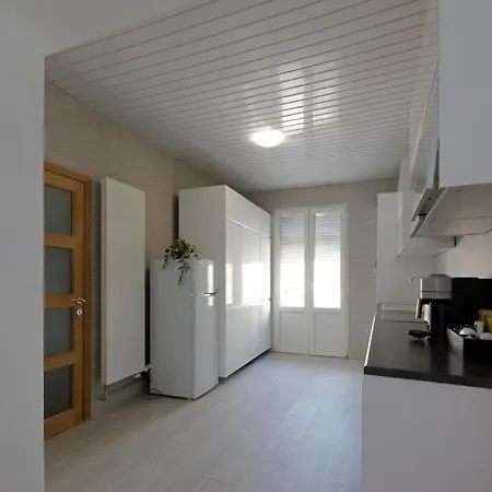 Apartment Cozy, Bright 2-bedroom Duplex In Brussels-laeken