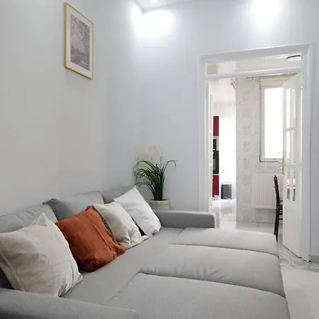 Apartment Cozy, Bright 2-bedroom Duplex In Brussels-laeken