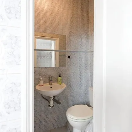 Cozy, Bright 2-bedroom Duplex In Brussels-laeken * Brussels