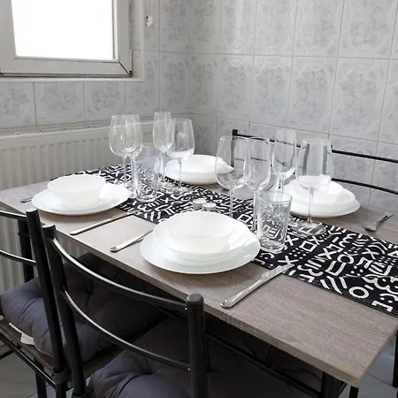 Cozy, Bright 2-bedroom Duplex In Brussels-laeken Apartment Brussels