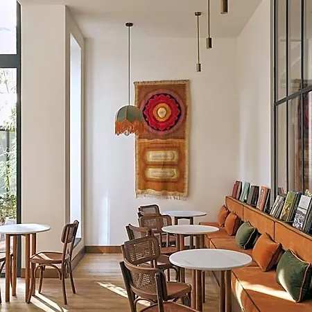 Hotel Latroupe Jardin Secret