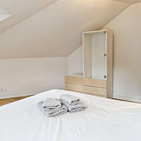 Self Check In 2 Bedroom In Apartment Brussels