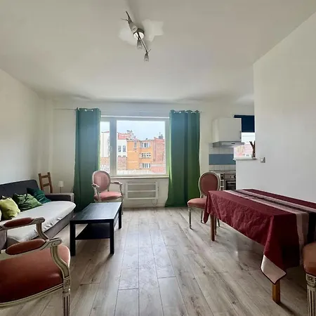 Apartment Quartier Ixelles - Metros Louise, Porte De Namur, Trone *