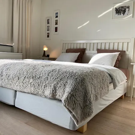 Sur Le Quai Homestay Brussels