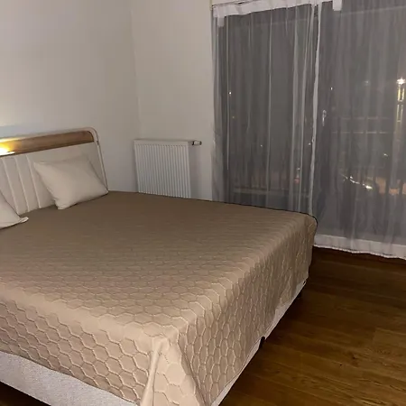 Apartment Modern Spacious 76M Apartment, 2 Sunny Terraces, Free Parking, Fast Wi-Fi, Near Brussels North Station & Tour Taxi *