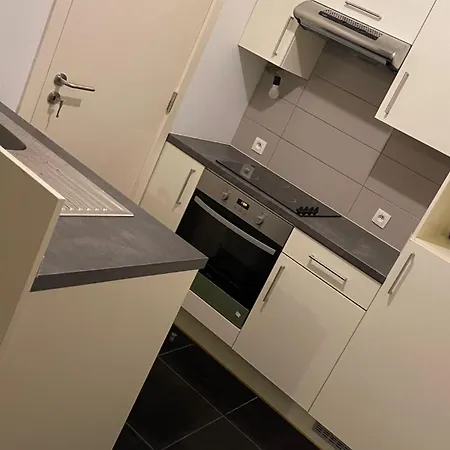 Modern Spacious 76M Apartment, 2 Sunny Terraces, Free Parking, Fast Wi-Fi, Near Brussels North Station & Tour Taxi Apartment Brussels