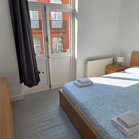 Family House 5br House 3ba Terrace Center * Brussels