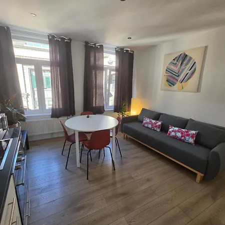 Lily's Flat Brussels