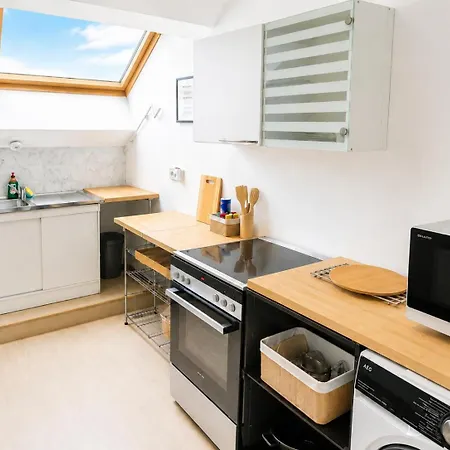 Enjoy Louise-sablon Apartment *