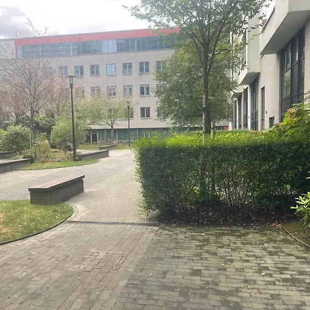 Modern Spacious 76M Apartment, 2 Sunny Terraces, Free Parking, Fast Wi-Fi, Near Brussels North Station & Tour Taxi Apartment Brussels