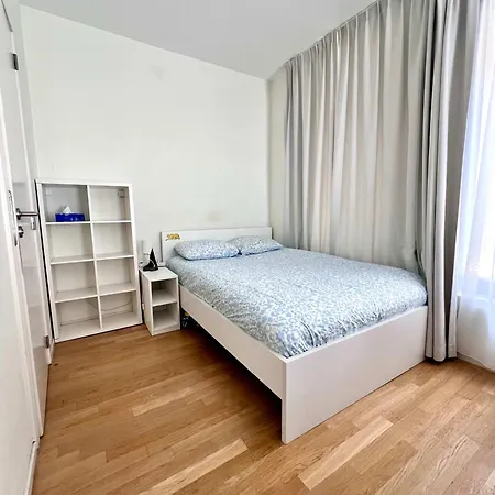Lovely And Cosy With Balcony By Grand Place For 4 Brussels