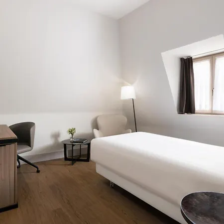 Nh Carrefour De L'europe Hotel 4*