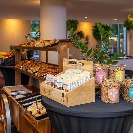 Novotel Centre Hotel 4*