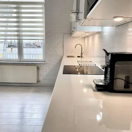Apartment Wit Ii, Near Metro, Train N7670 *