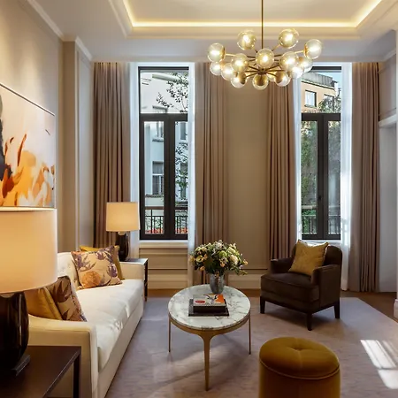 Corinthia Grand Astoria Hotel