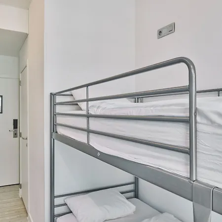 The Legacy By 2go4 Center Hostel