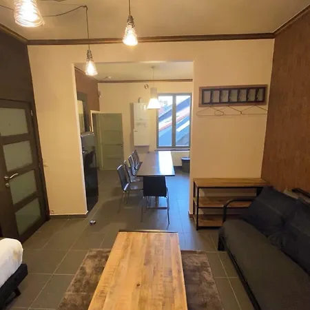 J And R Apartment