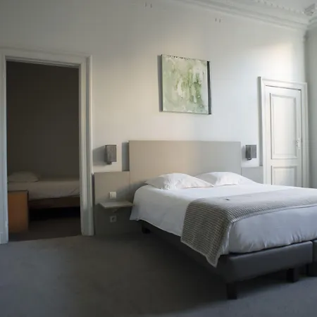 Hotel Du Congres 3*