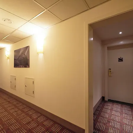 Schuman By Ihg Hotel 4*