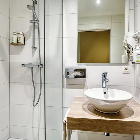 Hotel Schuman By Ihg 4*