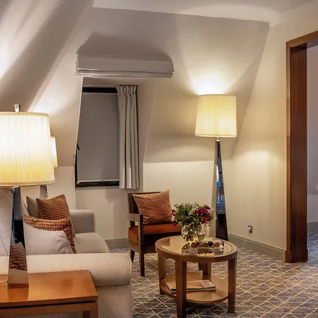 Hotel Warwick Grand-place 4*