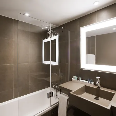 Hotel Novotel Off Grand Place 4*