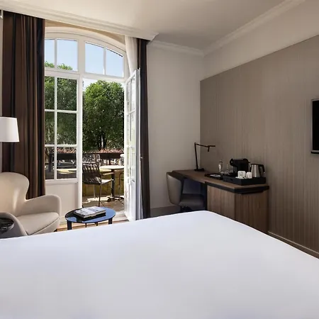 Nh Carrefour De L'europe Hotel