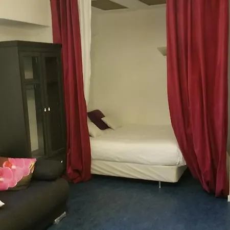 Monnaie Apartment