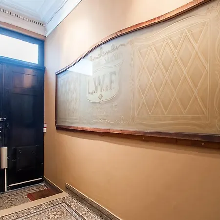 Be And Be Sablon 11 Apartment