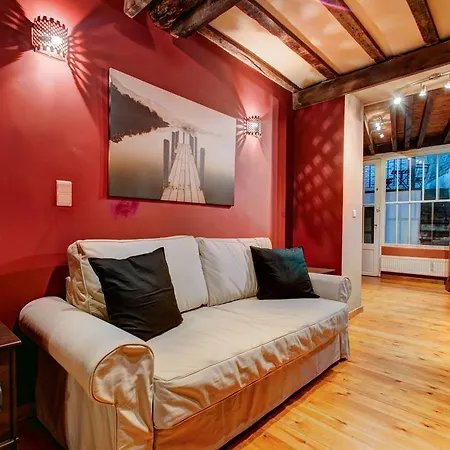 Be And Be Sablon 11 Apartment