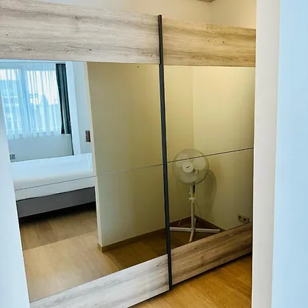 Modern - 2bd - - Grand Place