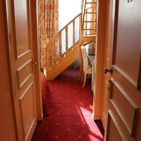 Matignon Hotel 3*