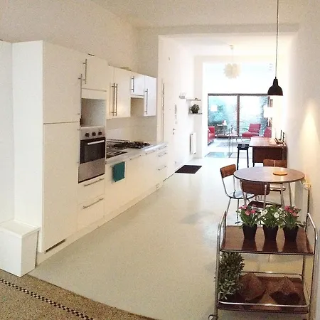 In Brussels' Commercants Apartment