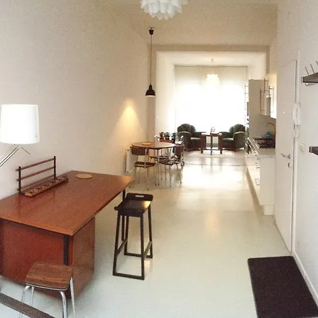 In Brussels' Commercants Apartment