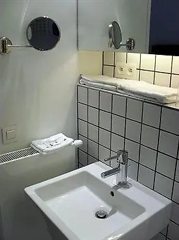 Esperance Hotel 3*