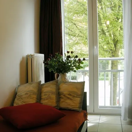 Apartment Cosy Nest With Garage In