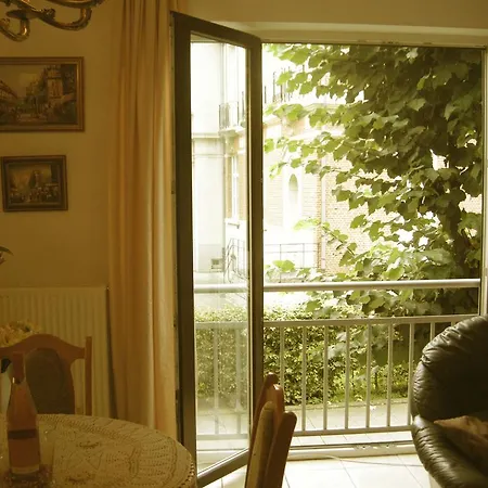 Cosy Nest With Garage In Apartment Brussels