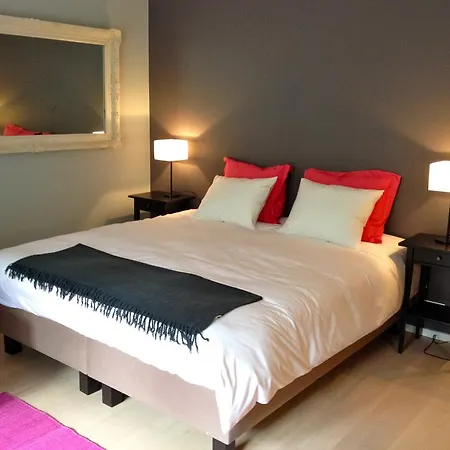 Bed And Garden Bed & Breakfast