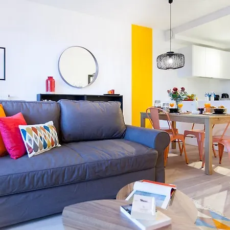 Apartment Sweet -eu Commission *